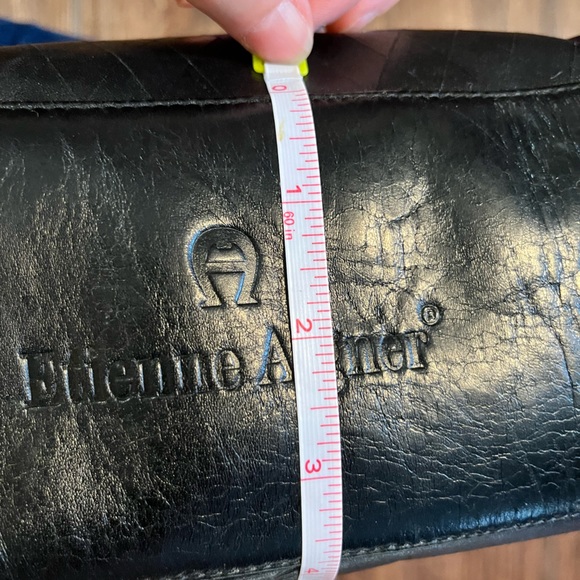 Vintage Etienne Aigner hand bag. Leather. Has clips to attach a crossbody strap. - Picture 10 of 14